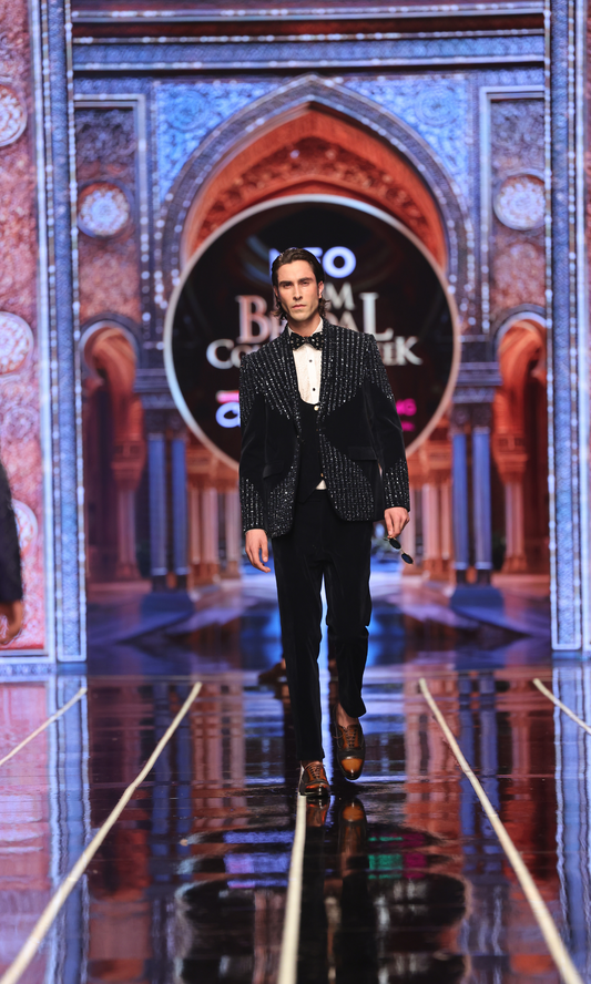 Kai Zardozi Work Tie Event Men