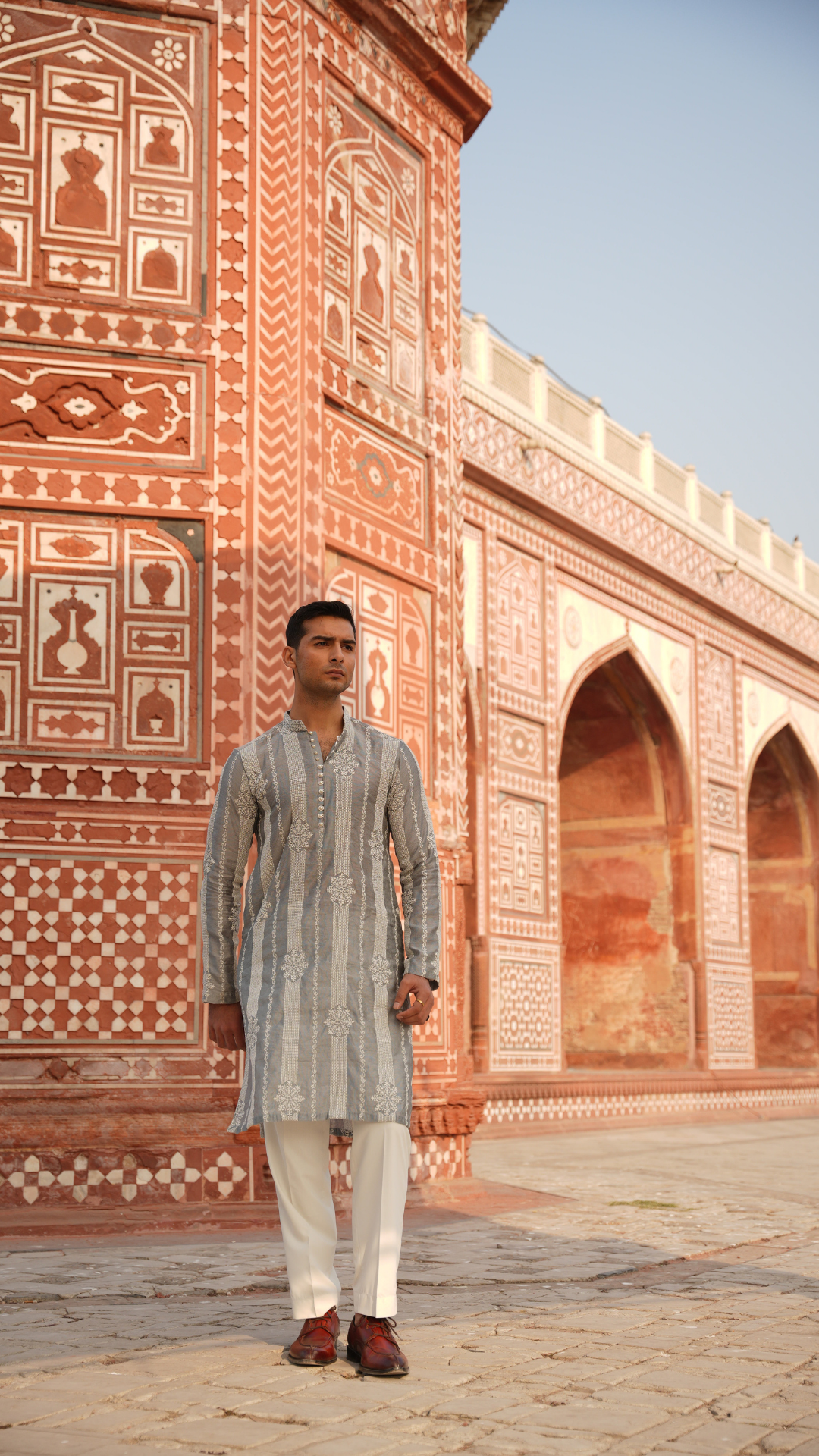 Gray Chikan-Kari Kurta Dress For Men